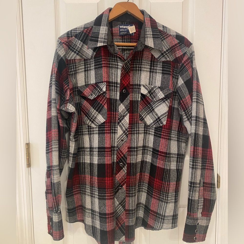Vintage Wrangler Men's Red and Black Plaid Shirt